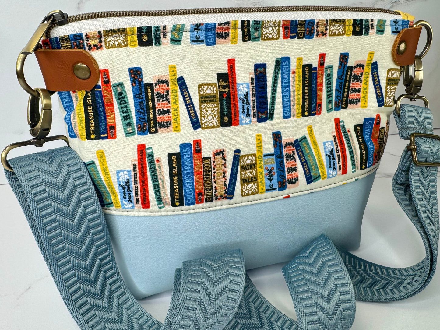 Willow Crossbody Bag Classic Library - Blue Base