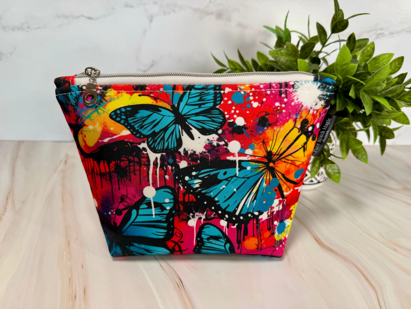 Graffiti Butterfly Travel Zipper Bag