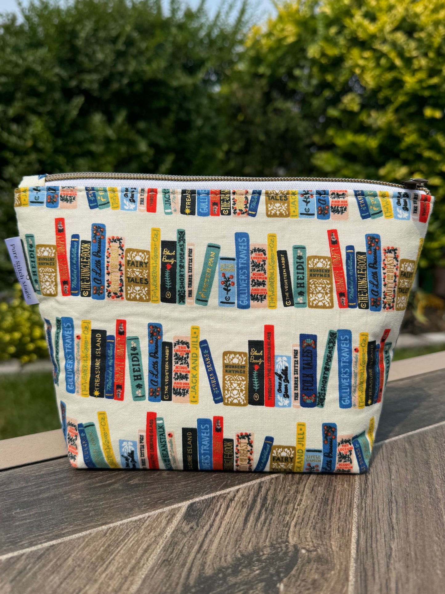 Willow Pouch - Cream Classic Library Medium Zipper Bag
