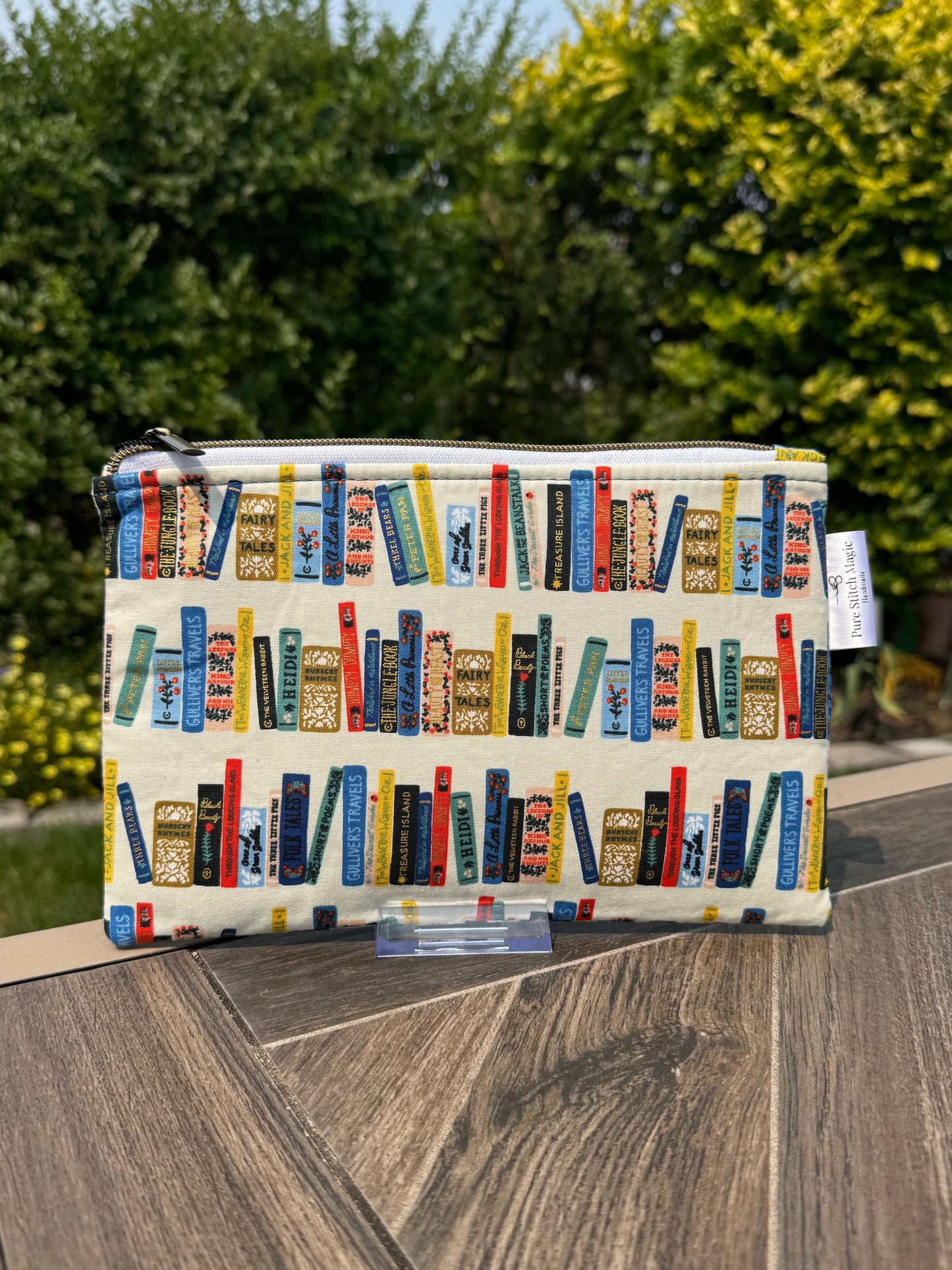 Classic Library Flat Zipper Bag