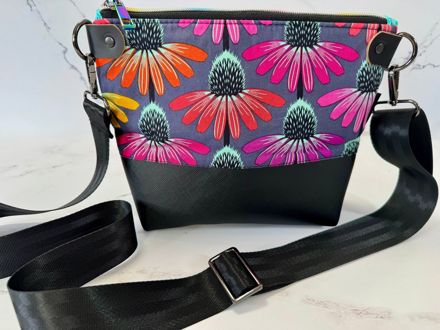 Willow Crossbody - Grey Coneflowers