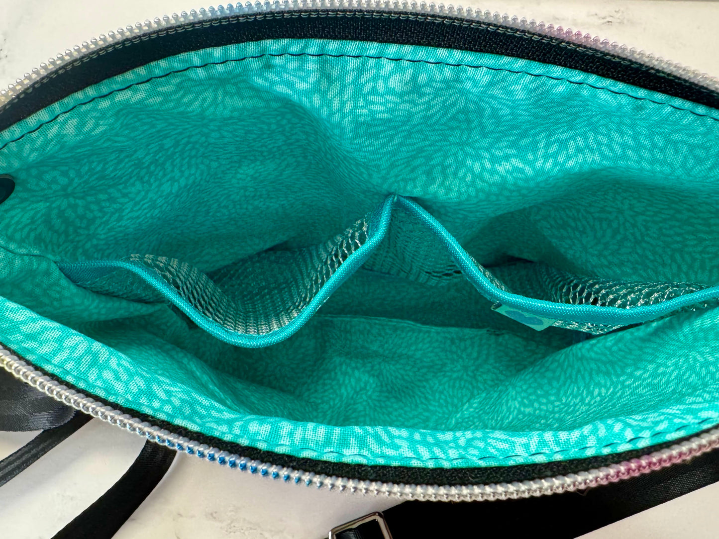 Willow Crossbody - Grey Coneflowers