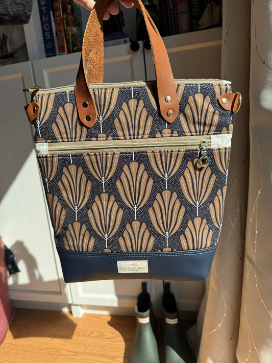 Aberdeen Tote – Art Deco Leaf in Brown & Navy