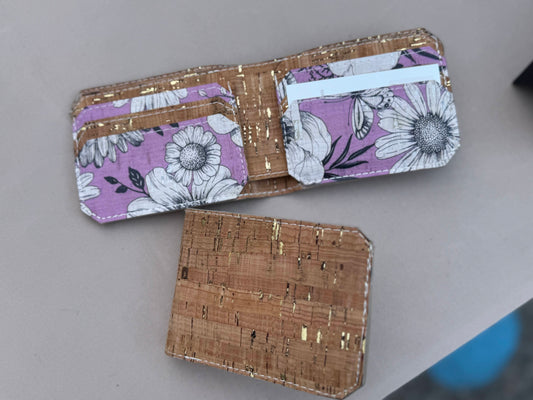 Floral Cork Bifold Wallet – Natural Cork & Daisy Lining